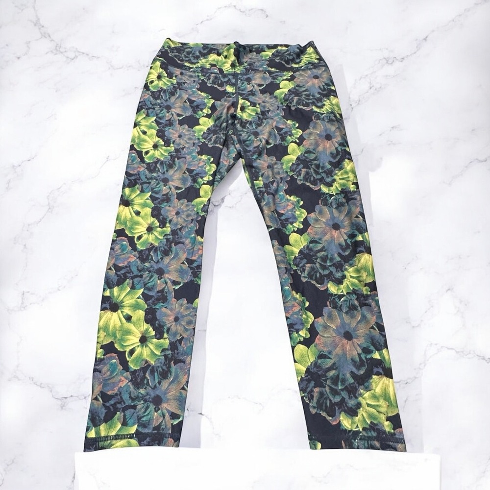 Fabletics High Waisted Floral Powerflex Capri Athletic Athleisure Leggings Large